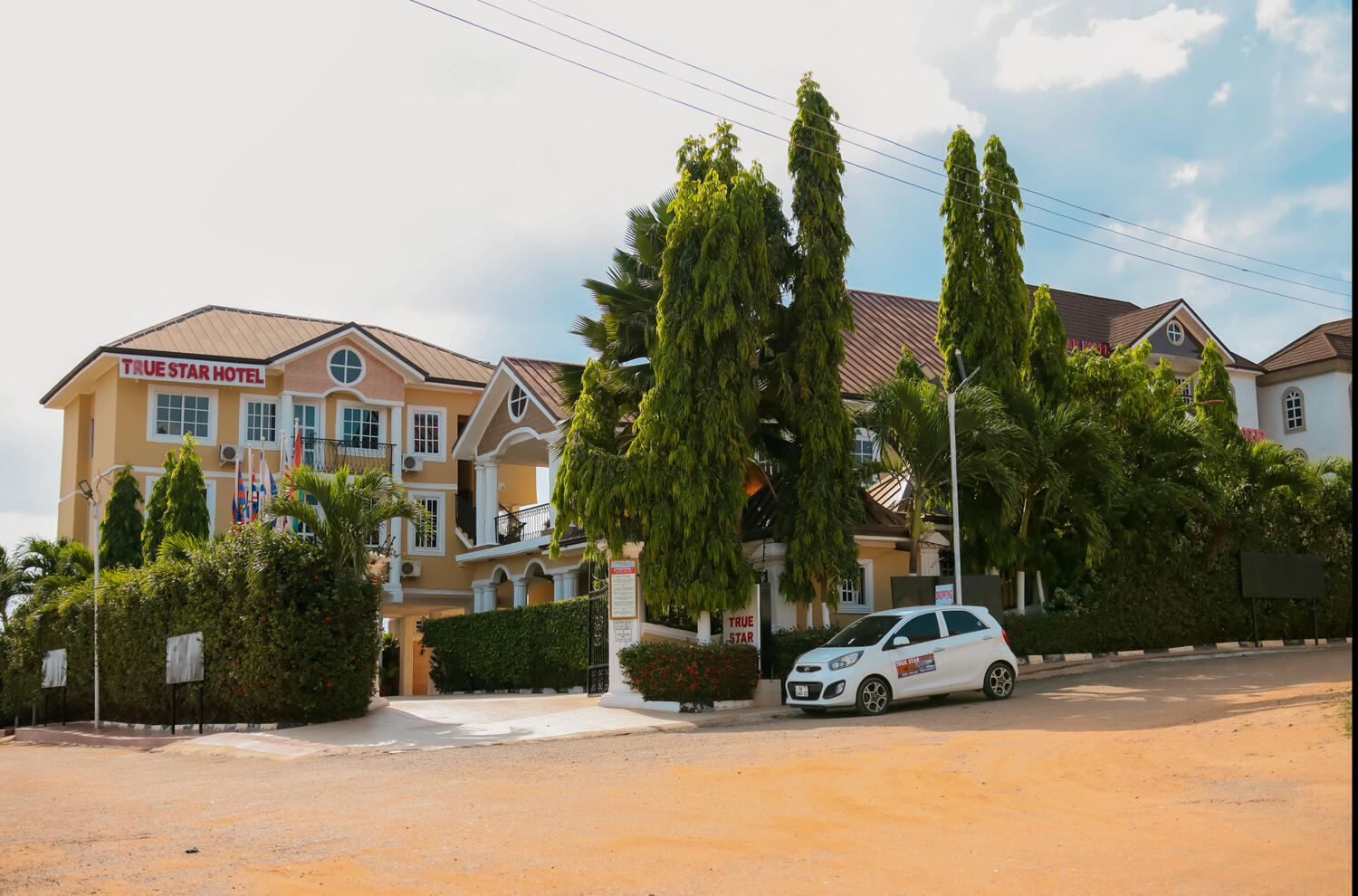 true star hotel first gate